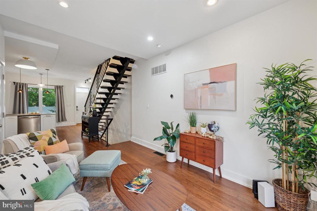 637 CROSS STREET