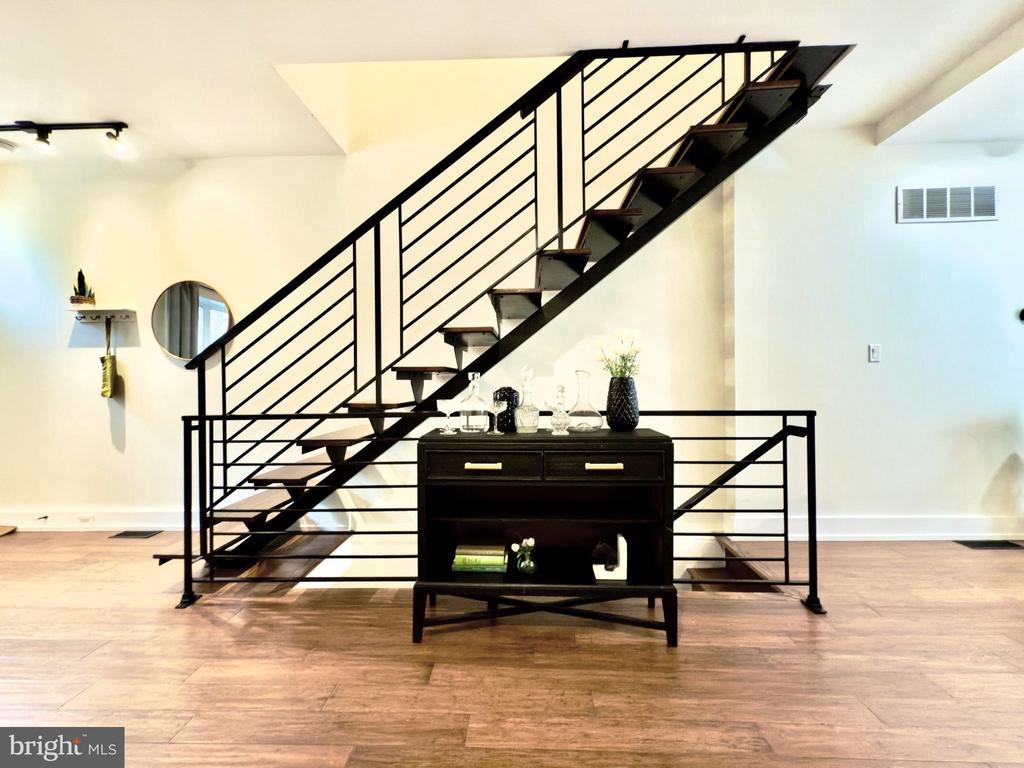 637 CROSS STREET