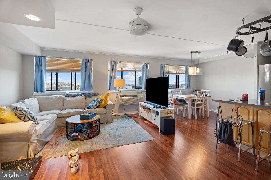 200 LOMBARD STREET Unit: 713
