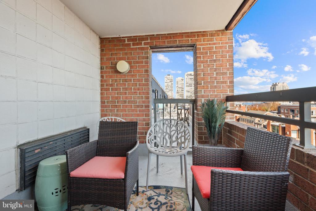 200 LOMBARD STREET Unit: 713