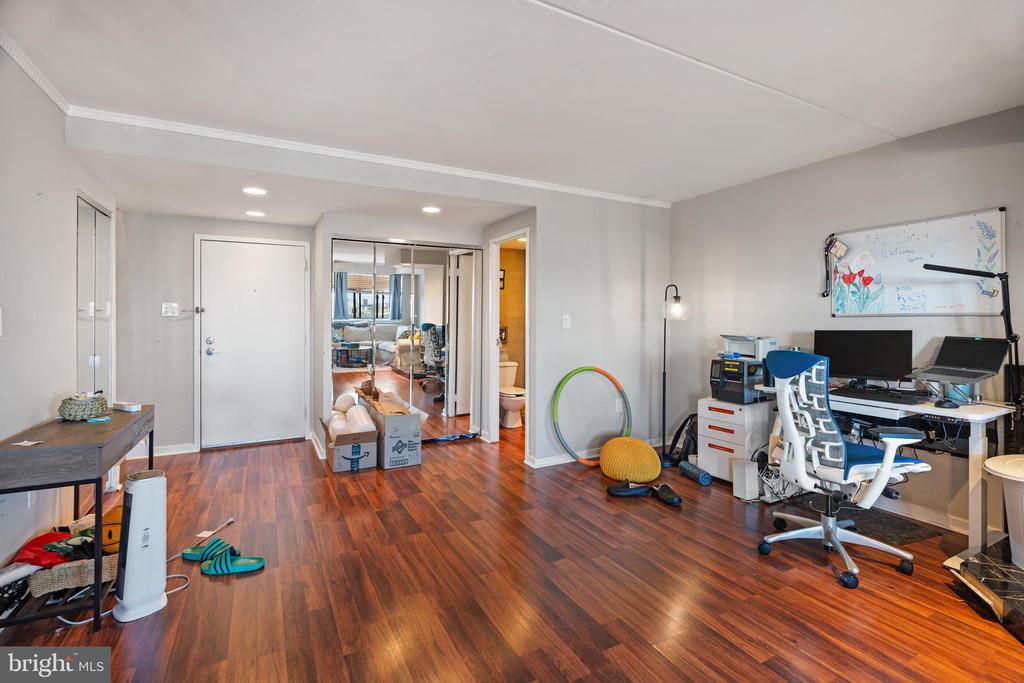 200 LOMBARD STREET Unit: 713