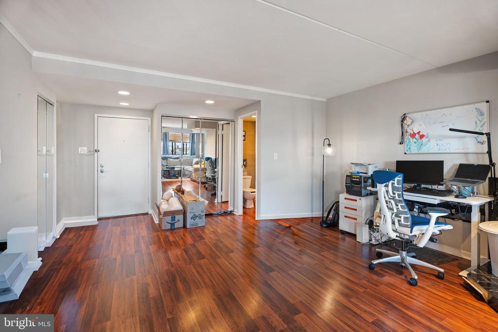 200 LOMBARD STREET Unit: 713