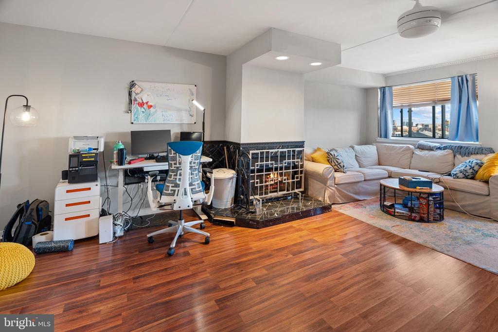200 LOMBARD STREET Unit: 713