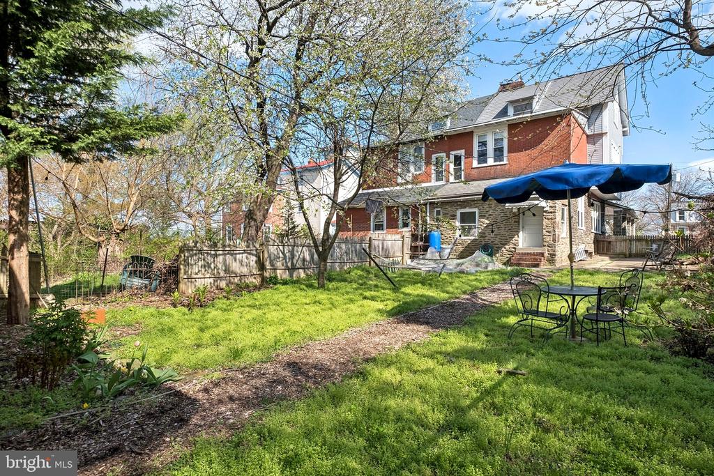 423 E HIGH STREET