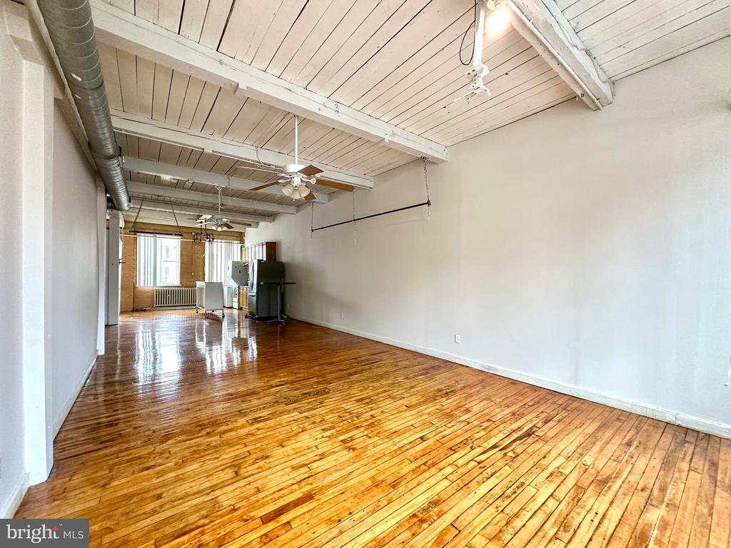 14 W HARVEY STREET Unit: 2C