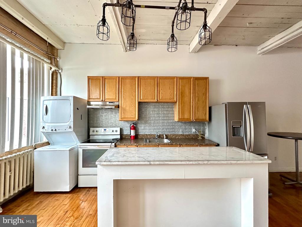 14 W HARVEY STREET Unit: 2C