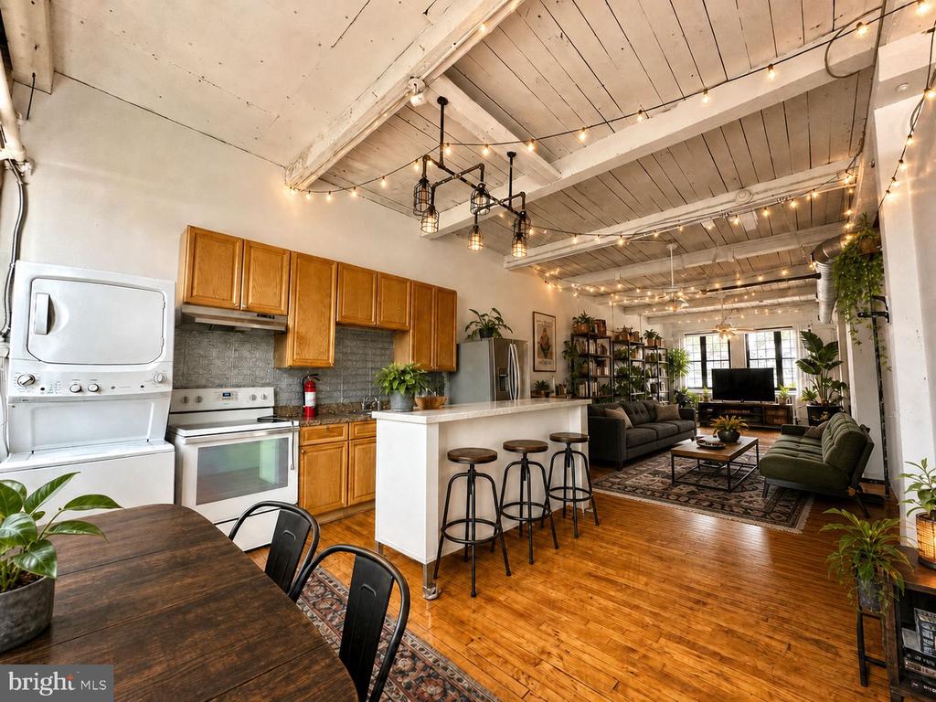 14 W HARVEY STREET Unit: 2C
