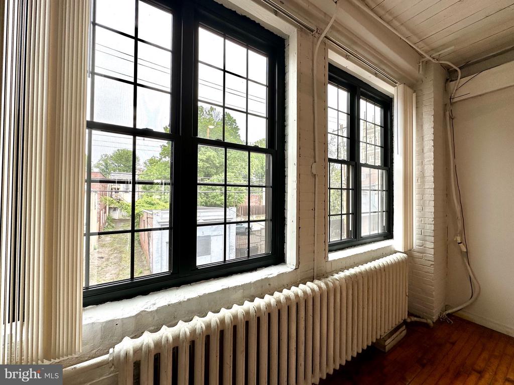 14 W HARVEY STREET Unit: 2C