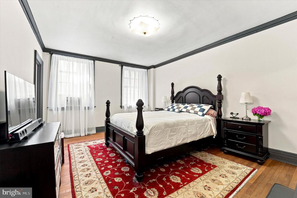 4625 PINE STREET Unit: F102