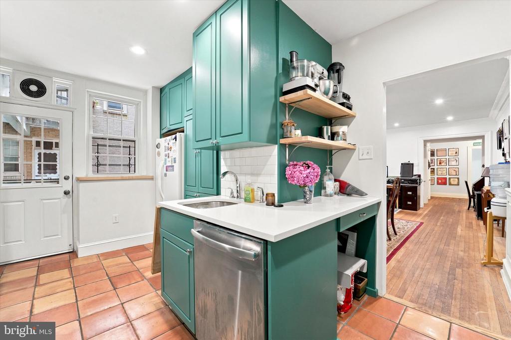 4625 PINE STREET Unit: F102
