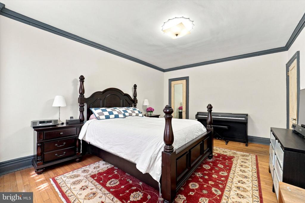 4625 PINE STREET Unit: F102