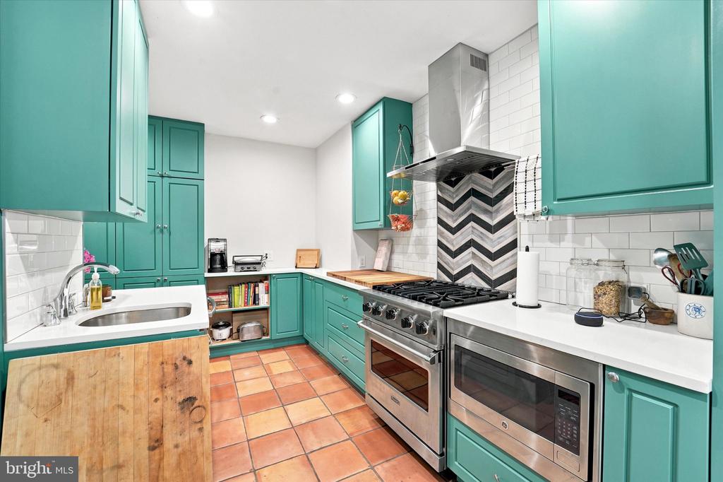 4625 PINE STREET Unit: F102