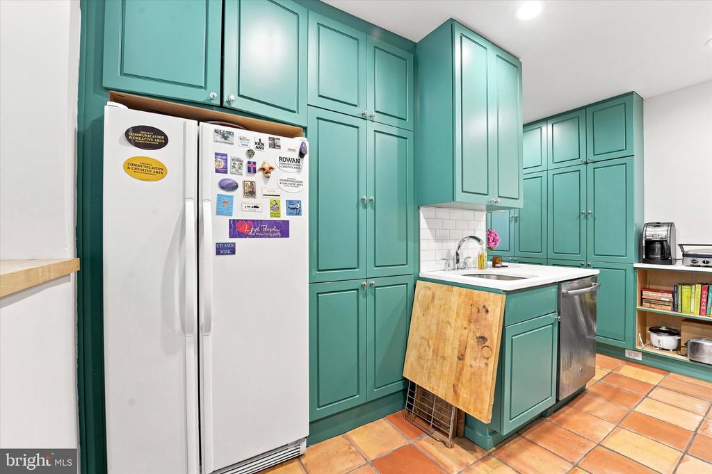 4625 PINE STREET Unit: F102