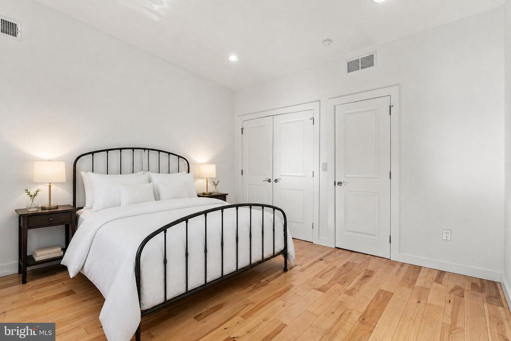 1232 N HOLLYWOOD STREET