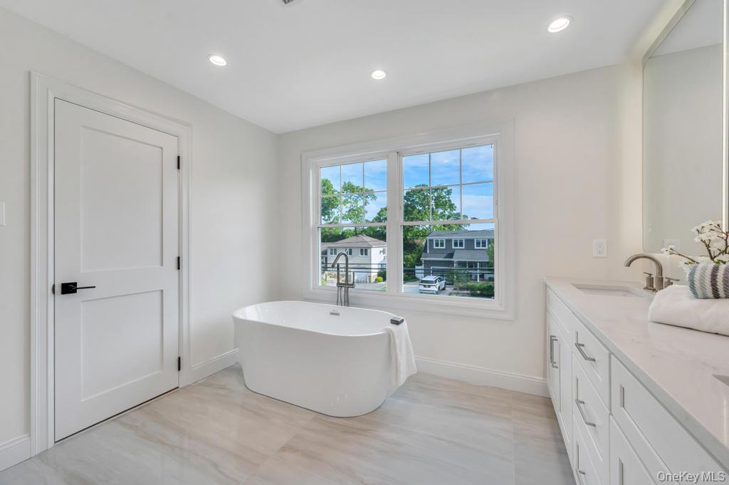 124 North Drive