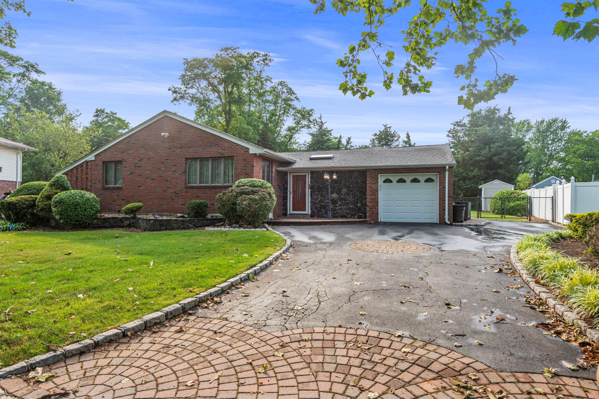 60 Wheatfield Lane