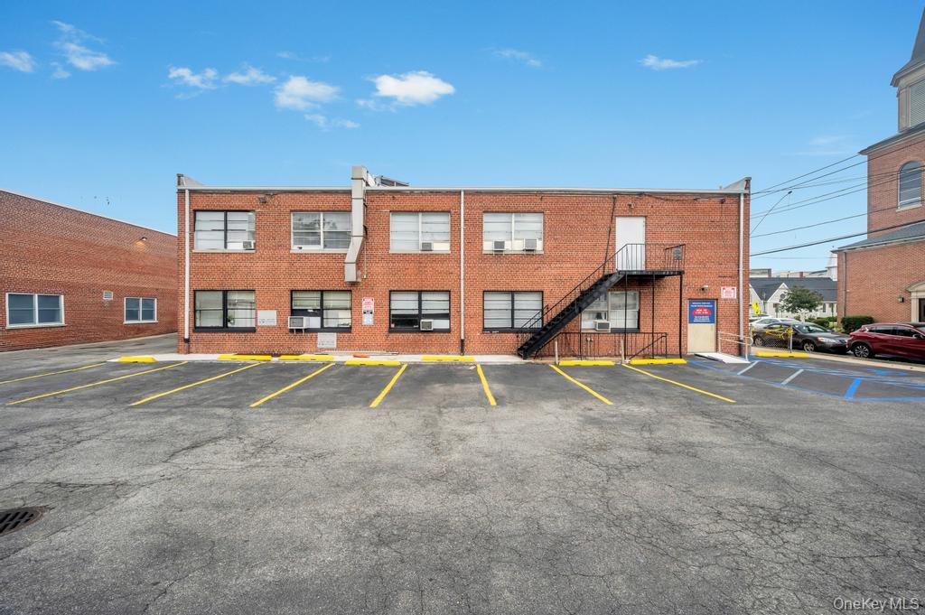 185 Willis Avenue Unit: 1