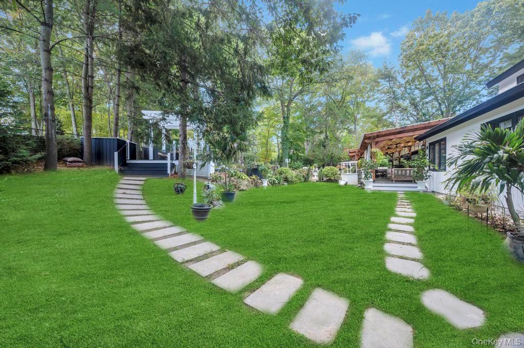 30 Fox Hollow Ridings Road