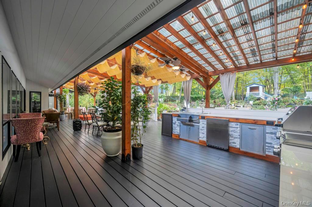 30 Fox Hollow Ridings Road