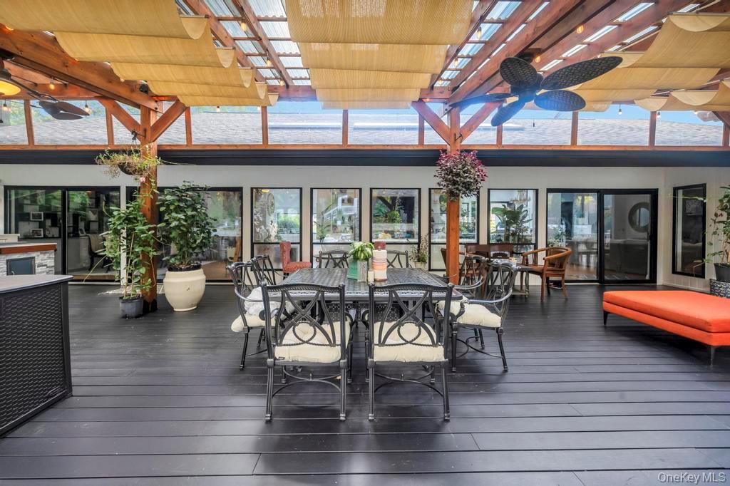 30 Fox Hollow Ridings Road