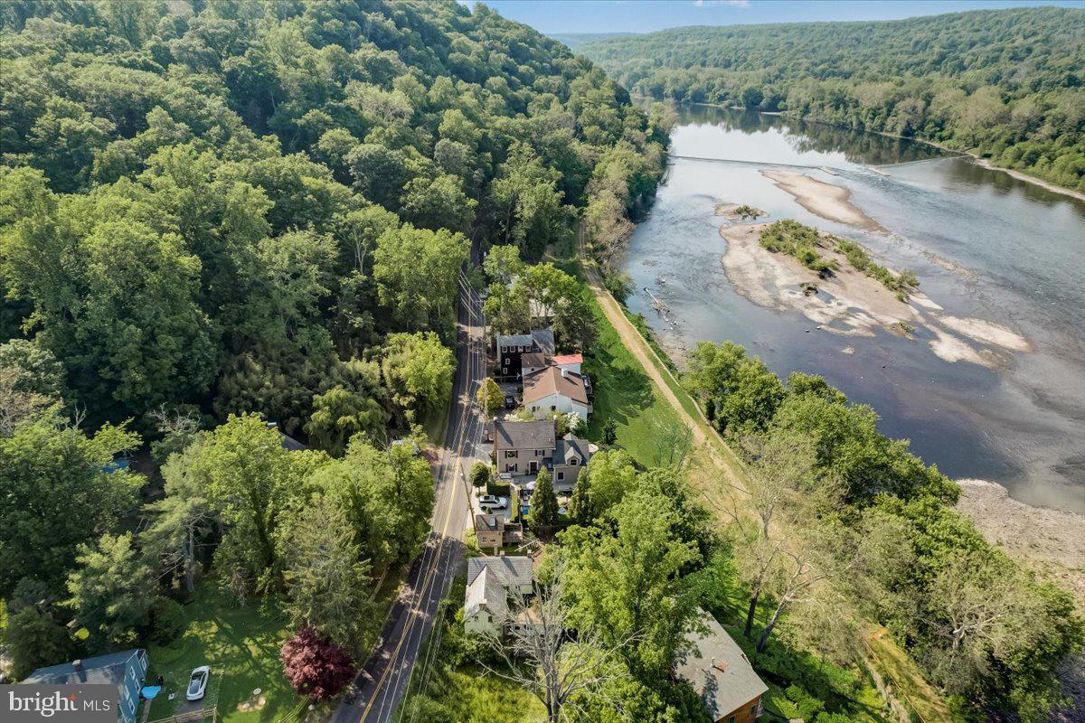3912 River Rd