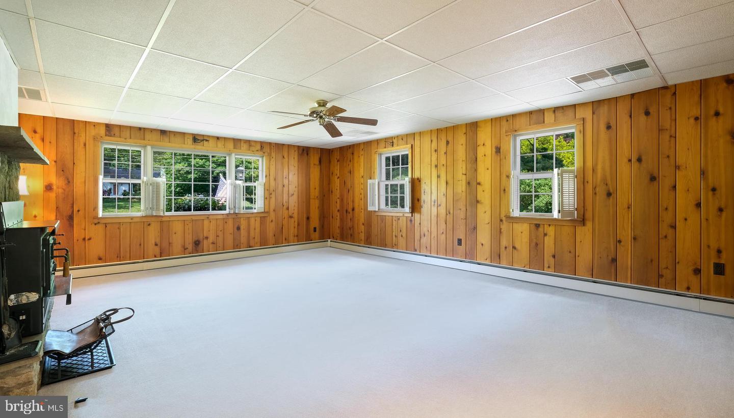 28 Windover Ln