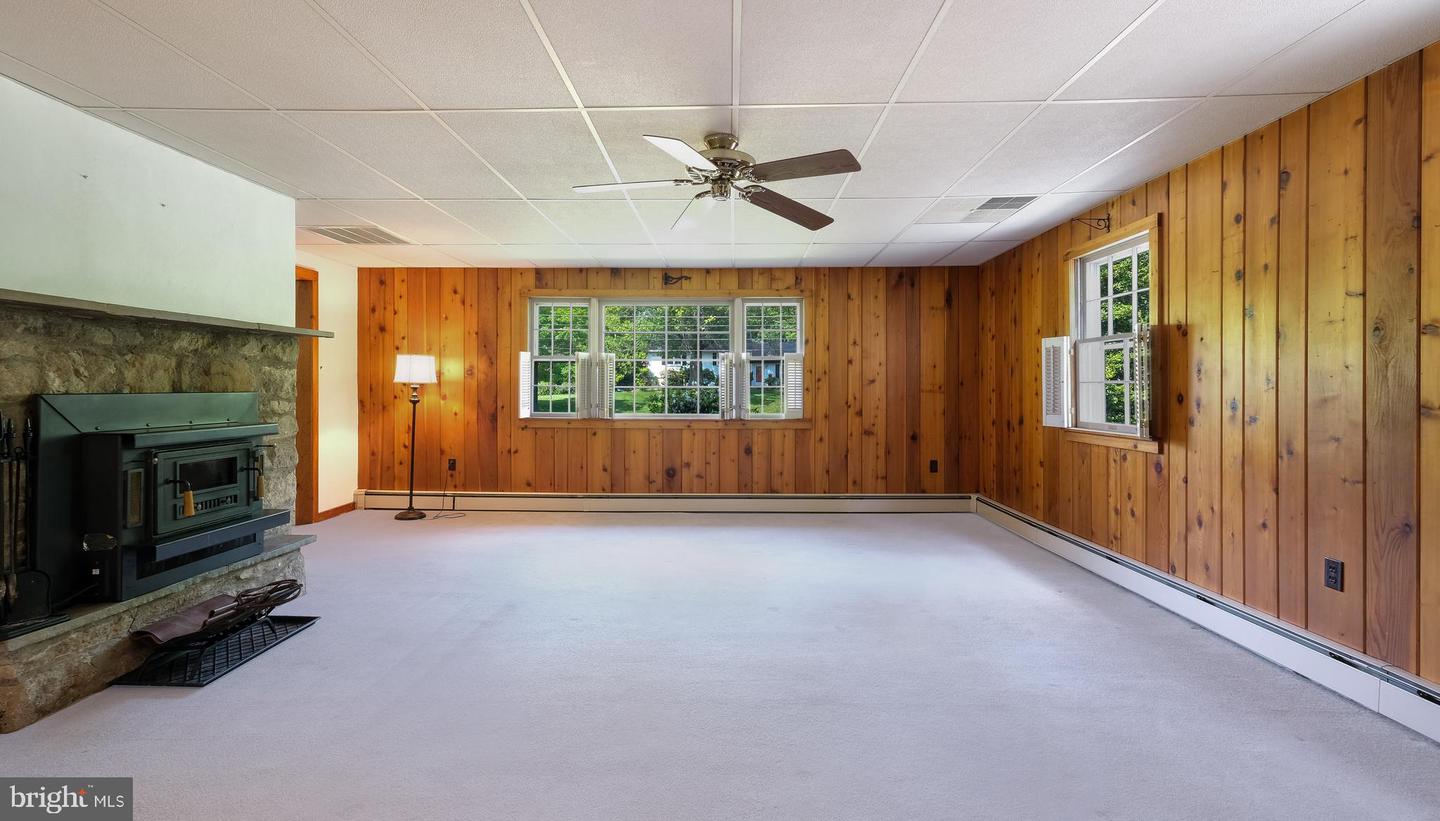 28 Windover Ln