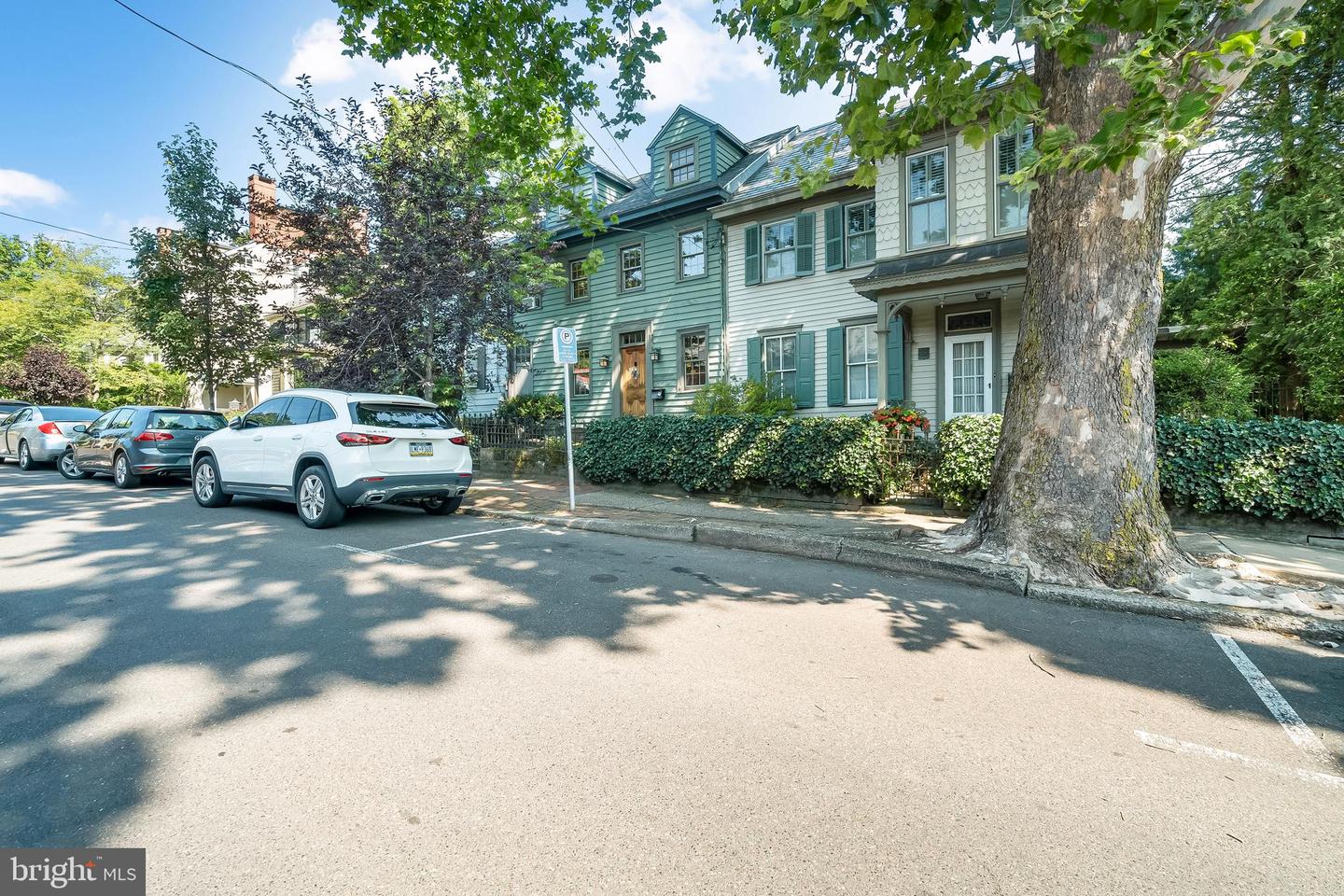 56 W Ferry St