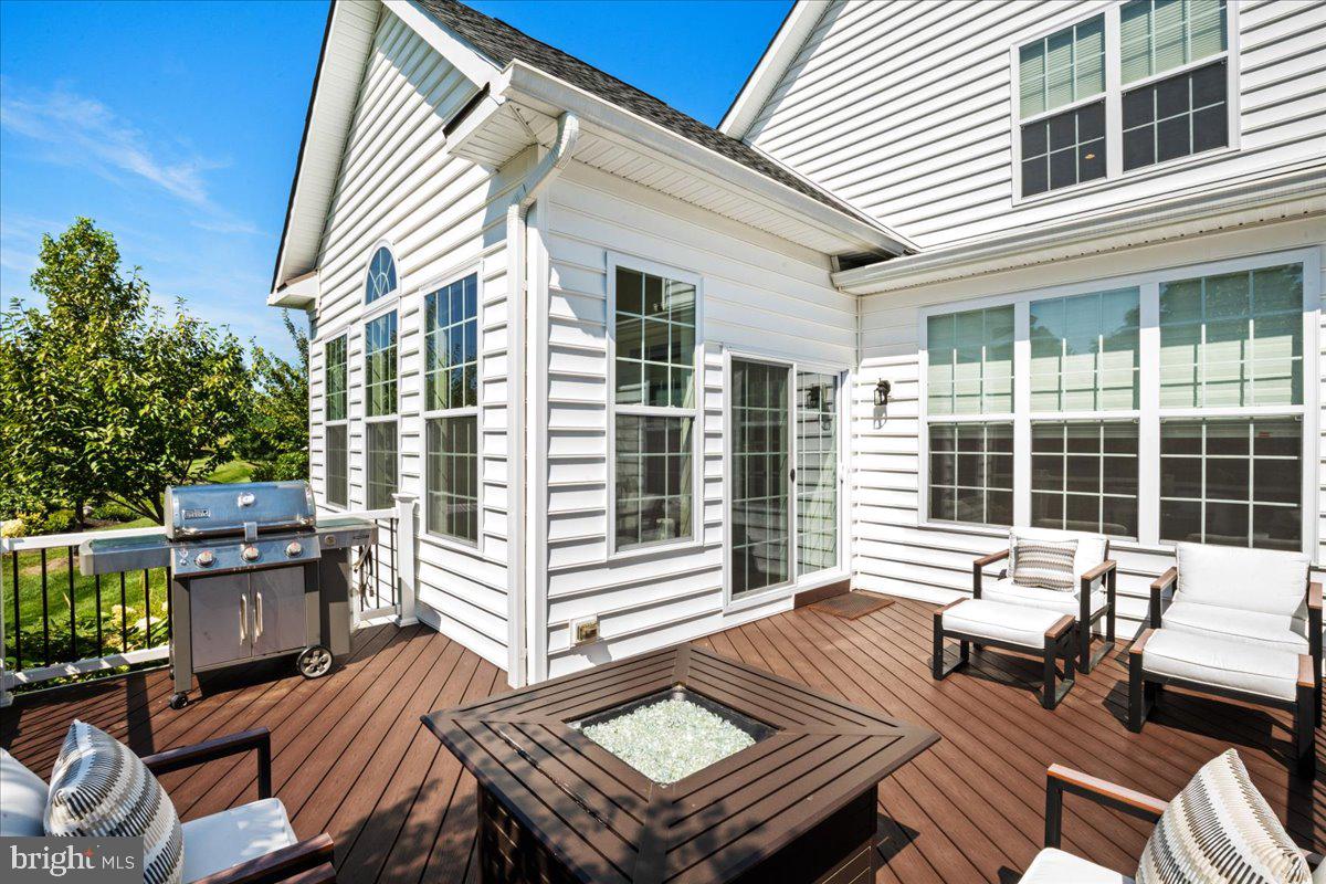 5 Hillyer Ln
