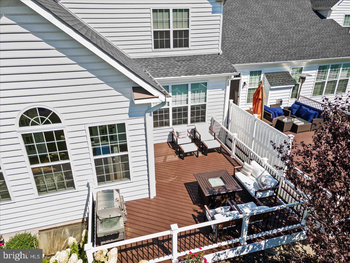 5 Hillyer Ln