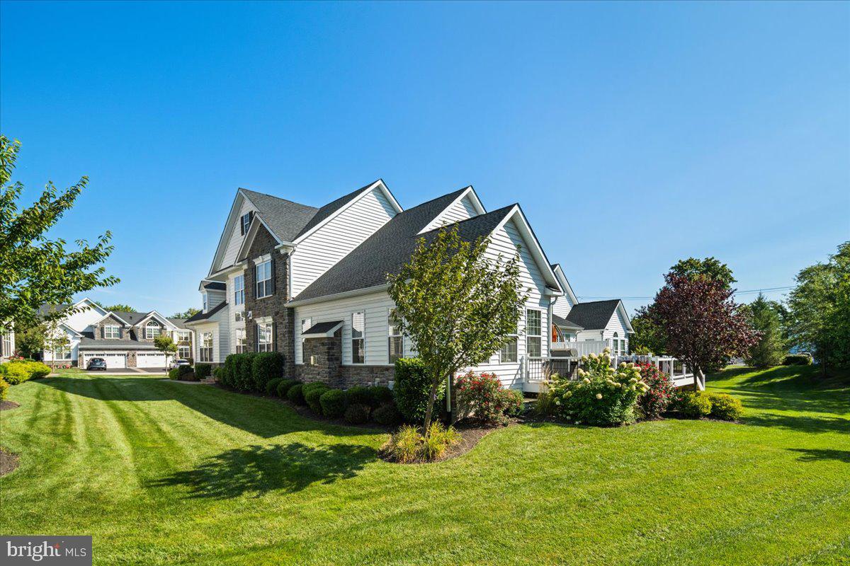 5 Hillyer Ln