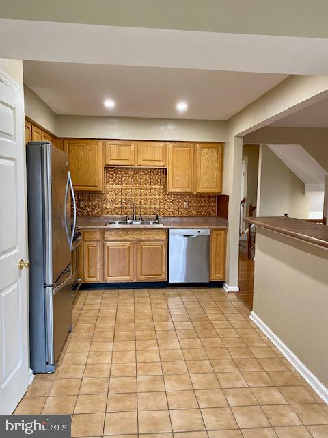 106 Madison Ct