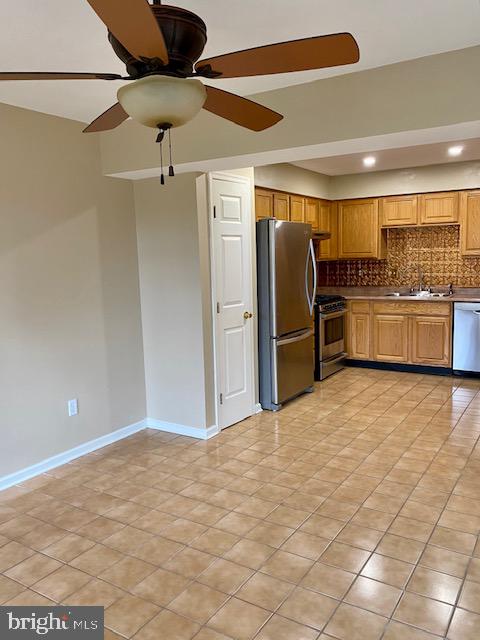 106 Madison Ct