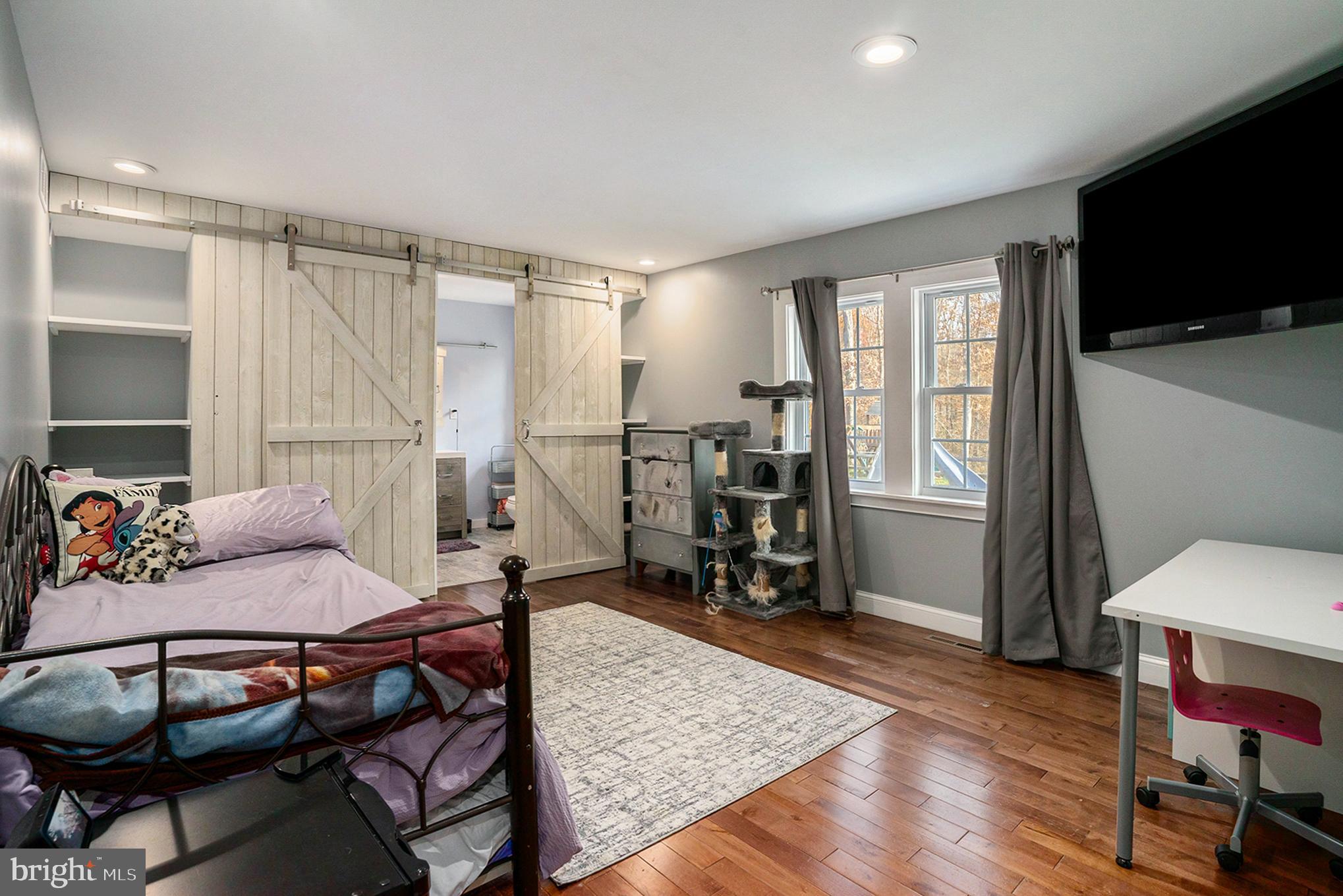561 Scott Rd