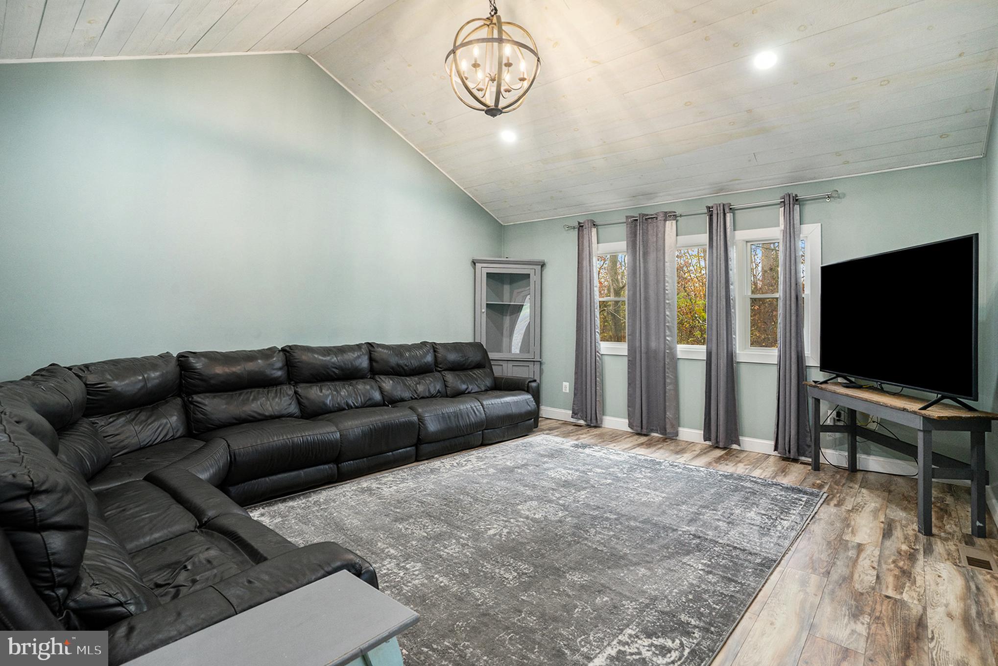 561 Scott Rd