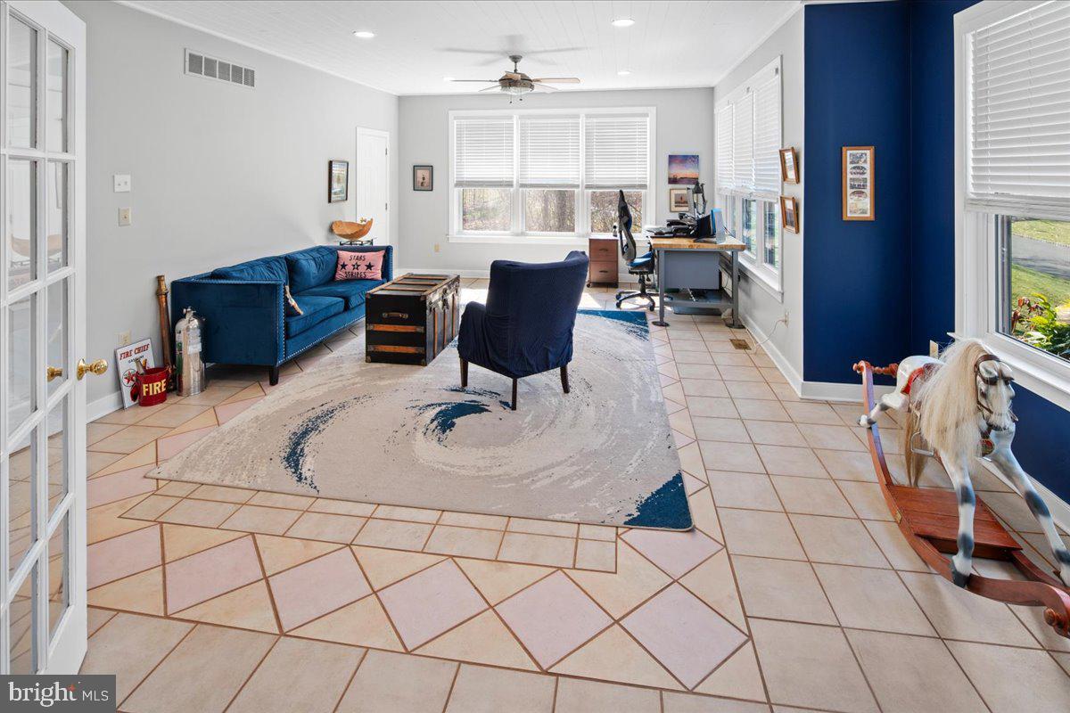 15 Kingswood