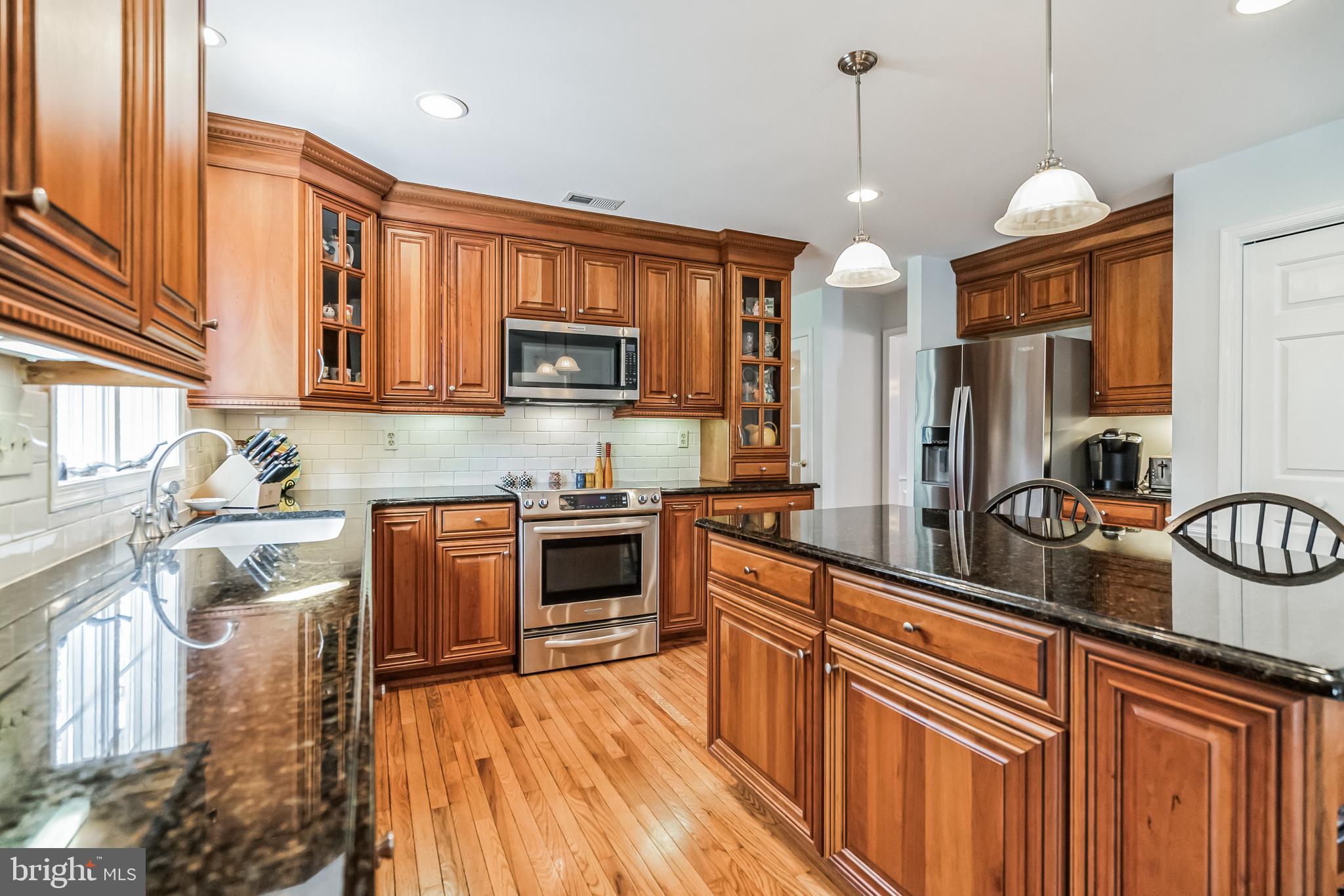 111 Ridgeview Ln
