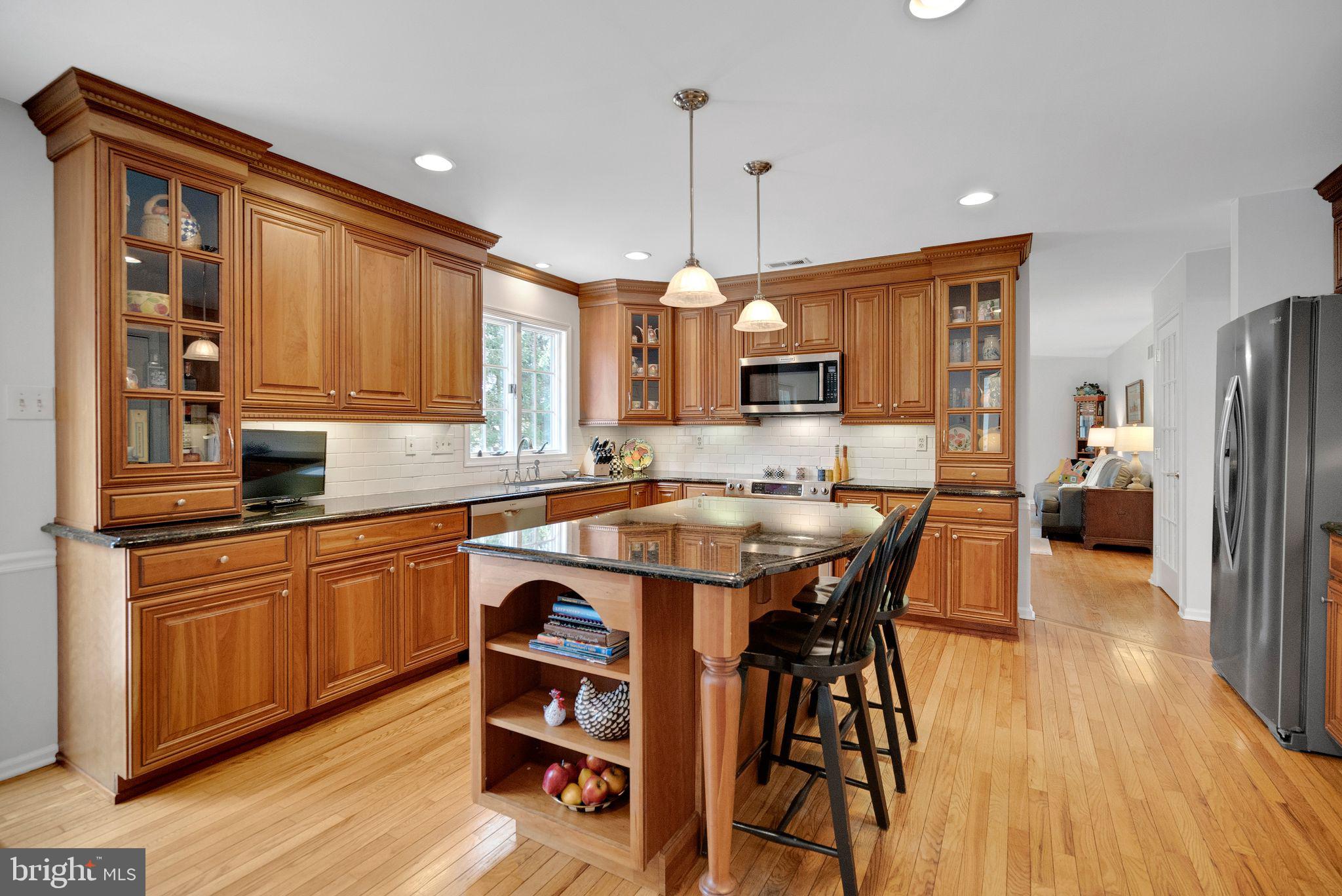 111 Ridgeview Ln