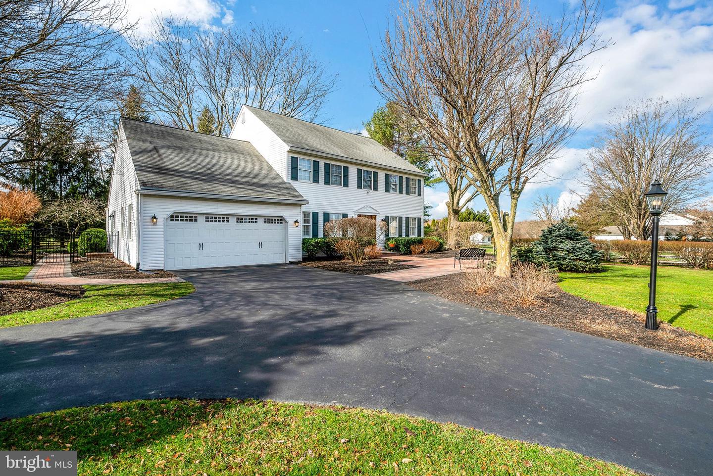 111 Ridgeview Ln