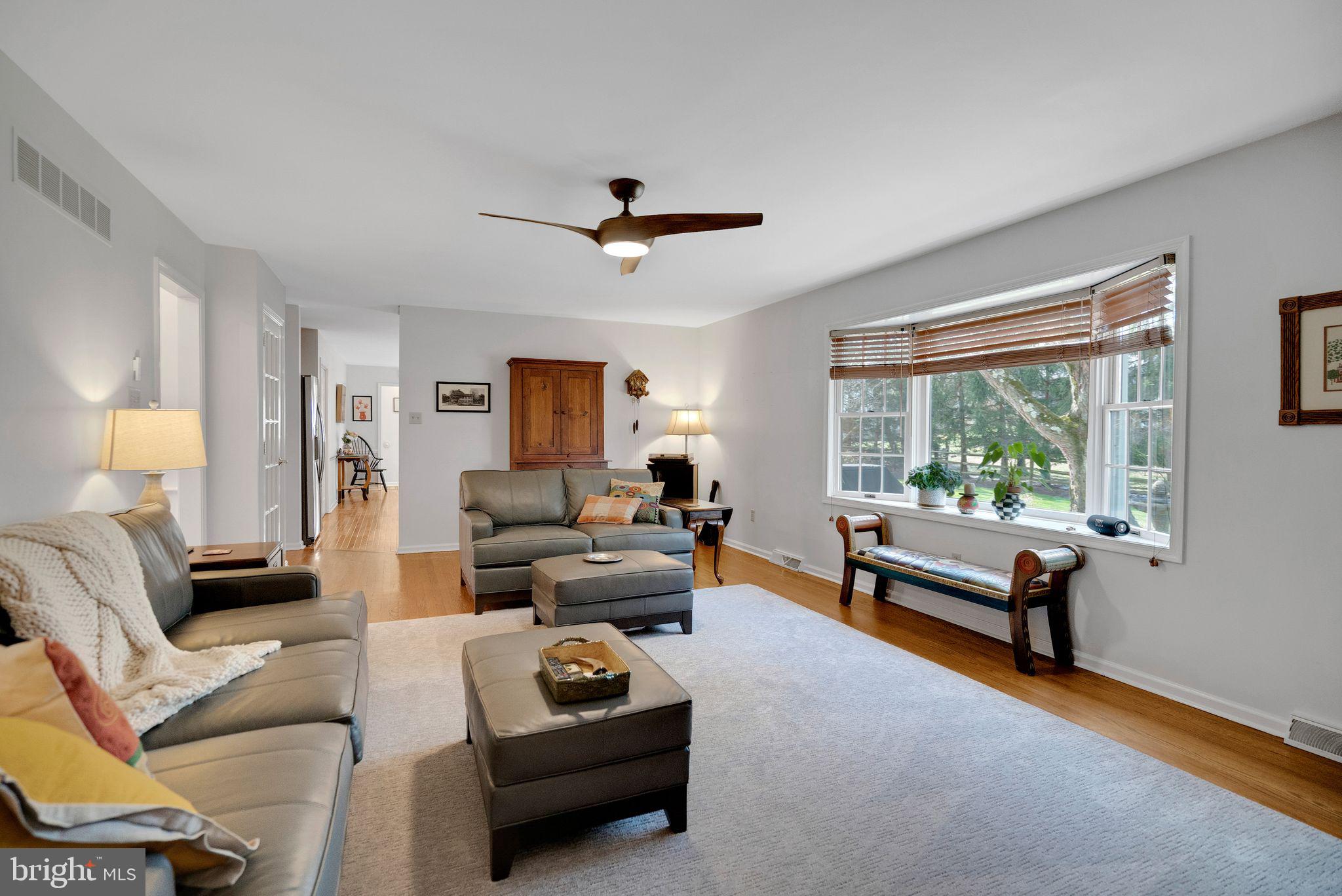 111 Ridgeview Ln