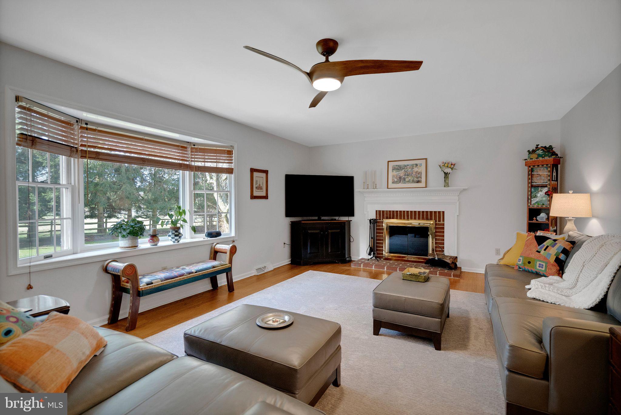 111 Ridgeview Ln
