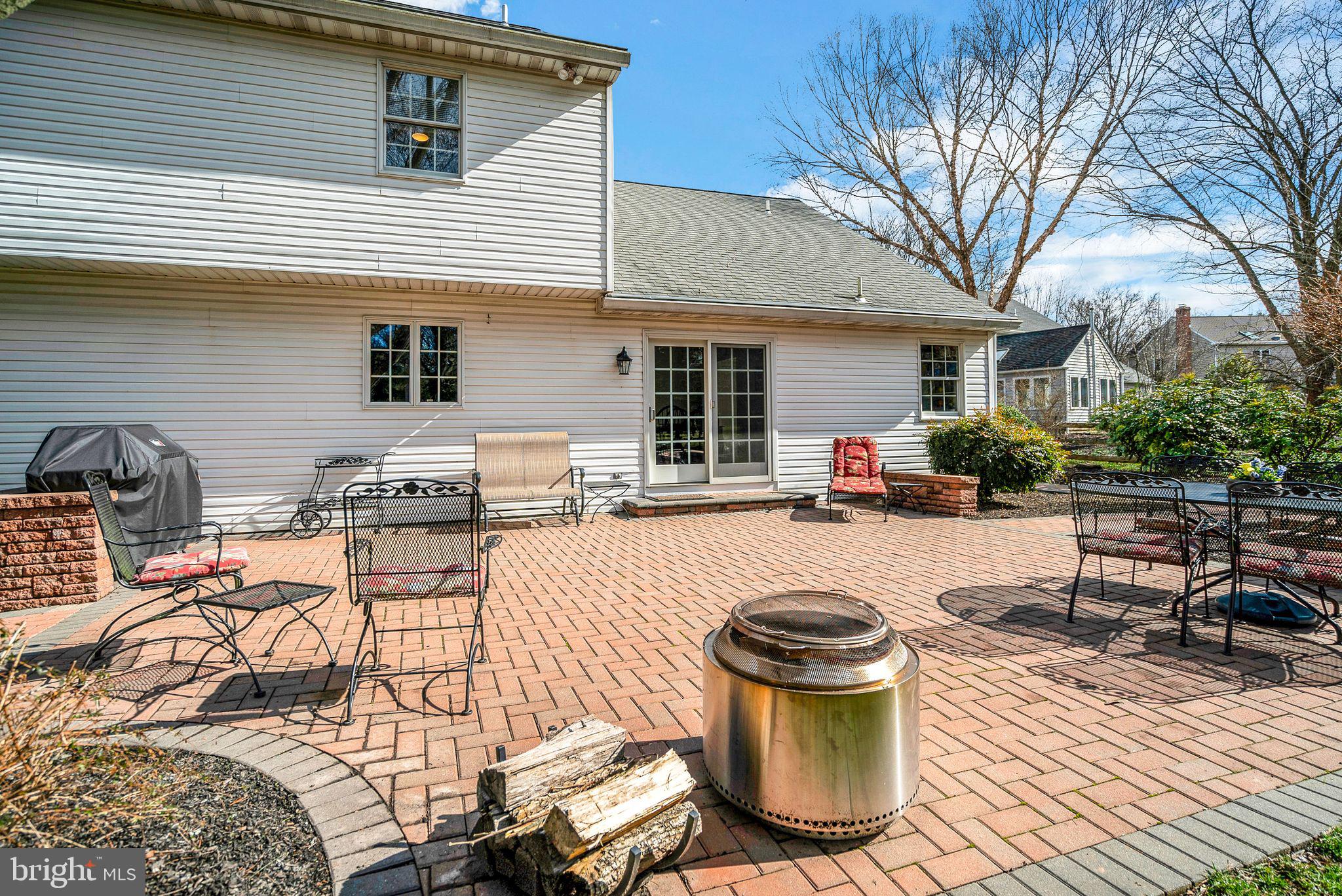 111 Ridgeview Ln