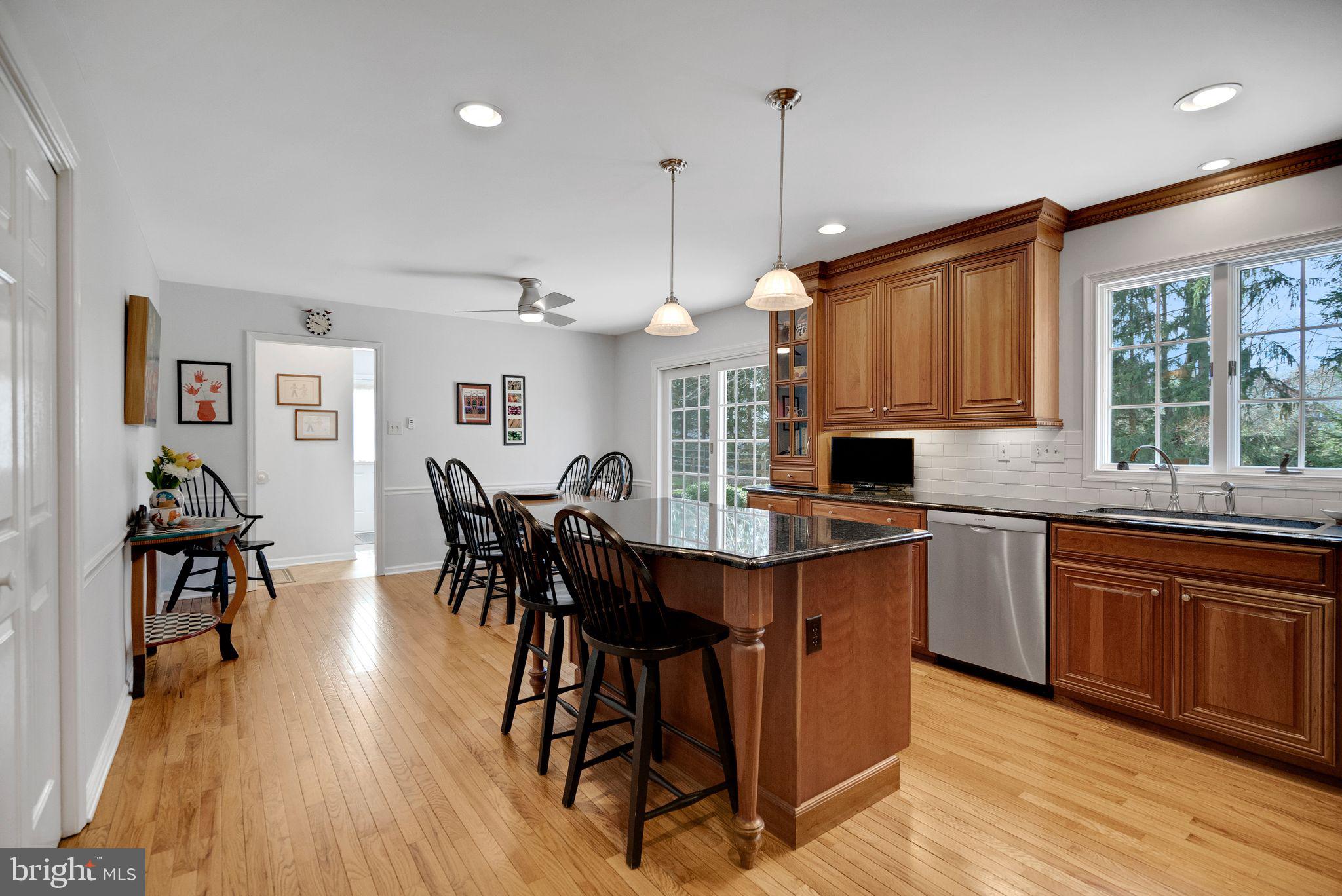 111 Ridgeview Ln