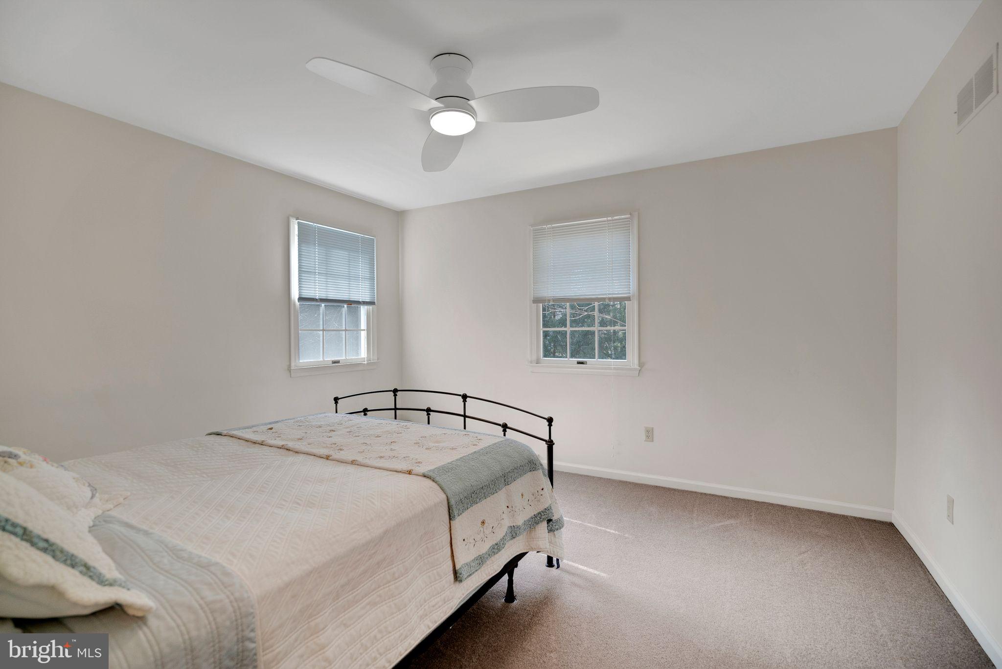 111 Ridgeview Ln