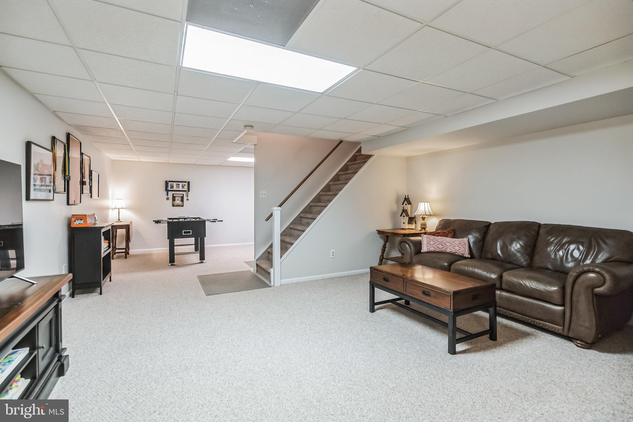 111 Ridgeview Ln