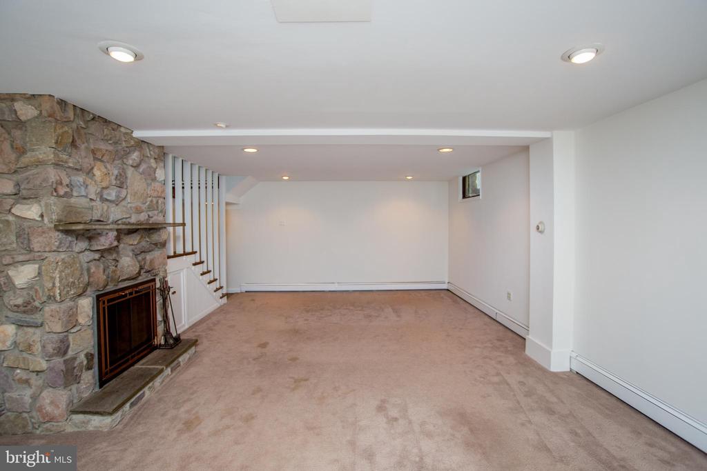 5563 Stoney Hill Rd