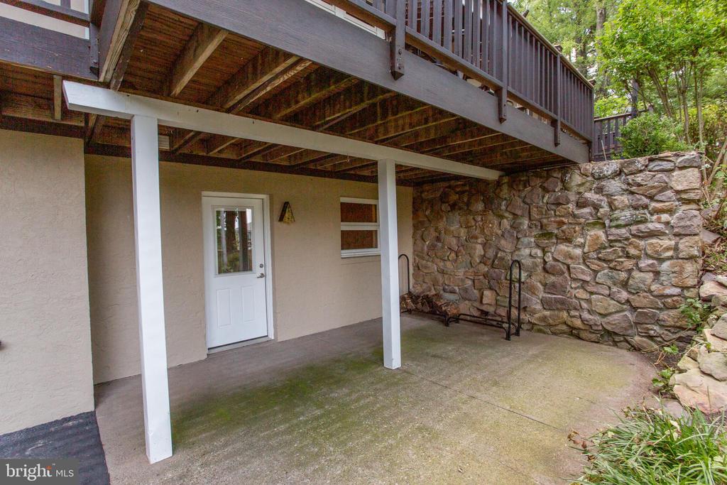 5563 Stoney Hill Rd