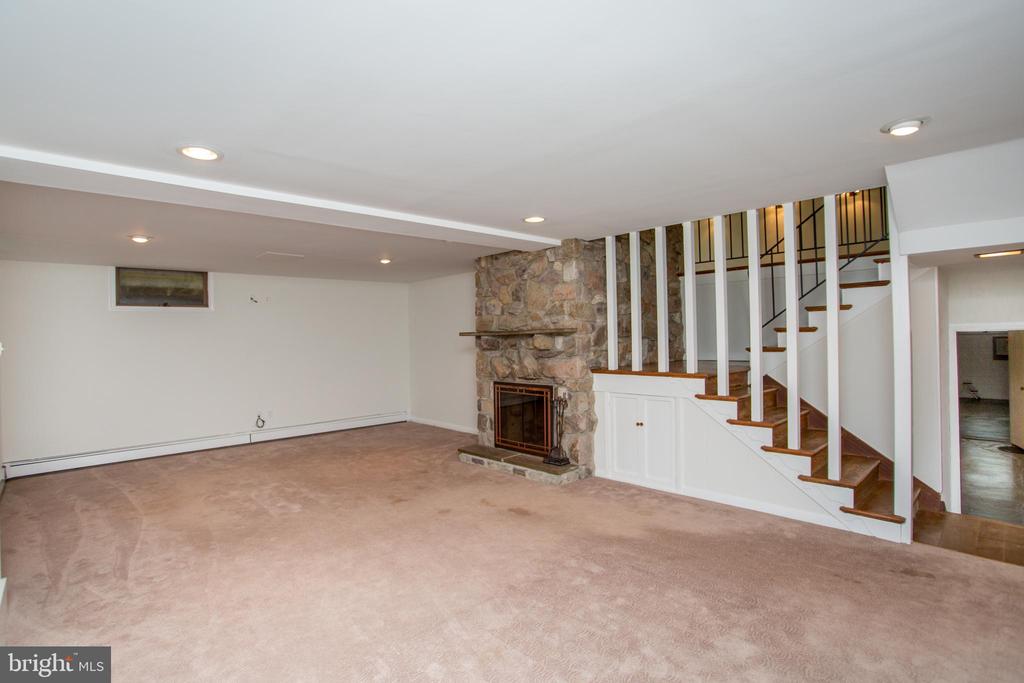 5563 Stoney Hill Rd