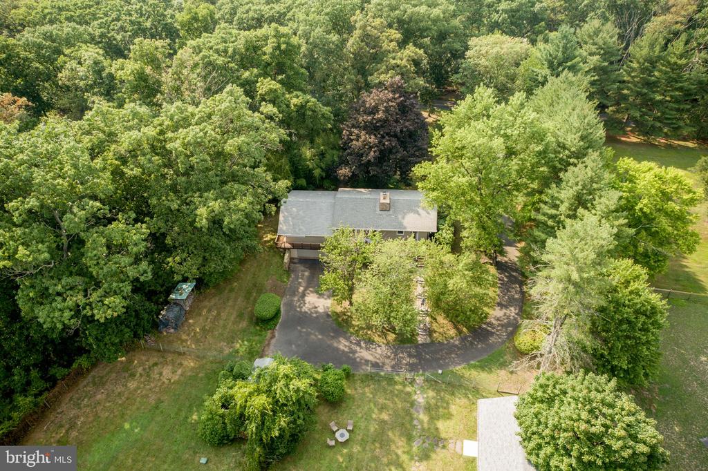 5563 Stoney Hill Rd