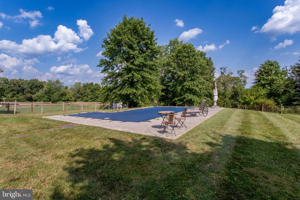 5563 Stoney Hill Rd